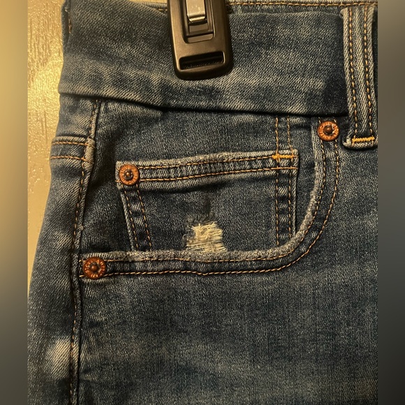 NWT American Eagle Outfitters Curvy     
Hi-Rise Distressed Denim Skirt Size 12 - Picture 3 of 7